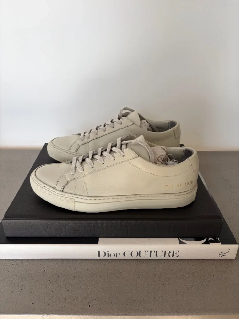 Woman by Common Projects Original Achilles Low — Off-White Leather, Size 37 EUC